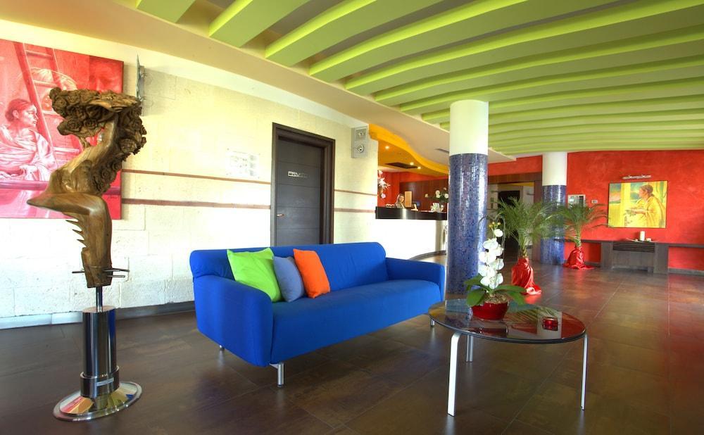 Abalon Hotel 4*